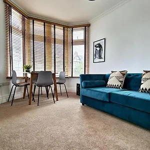  Apartment Thompson By Switchback