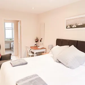https://a-stay-on-the-brae.edinburghhotelsuk.org