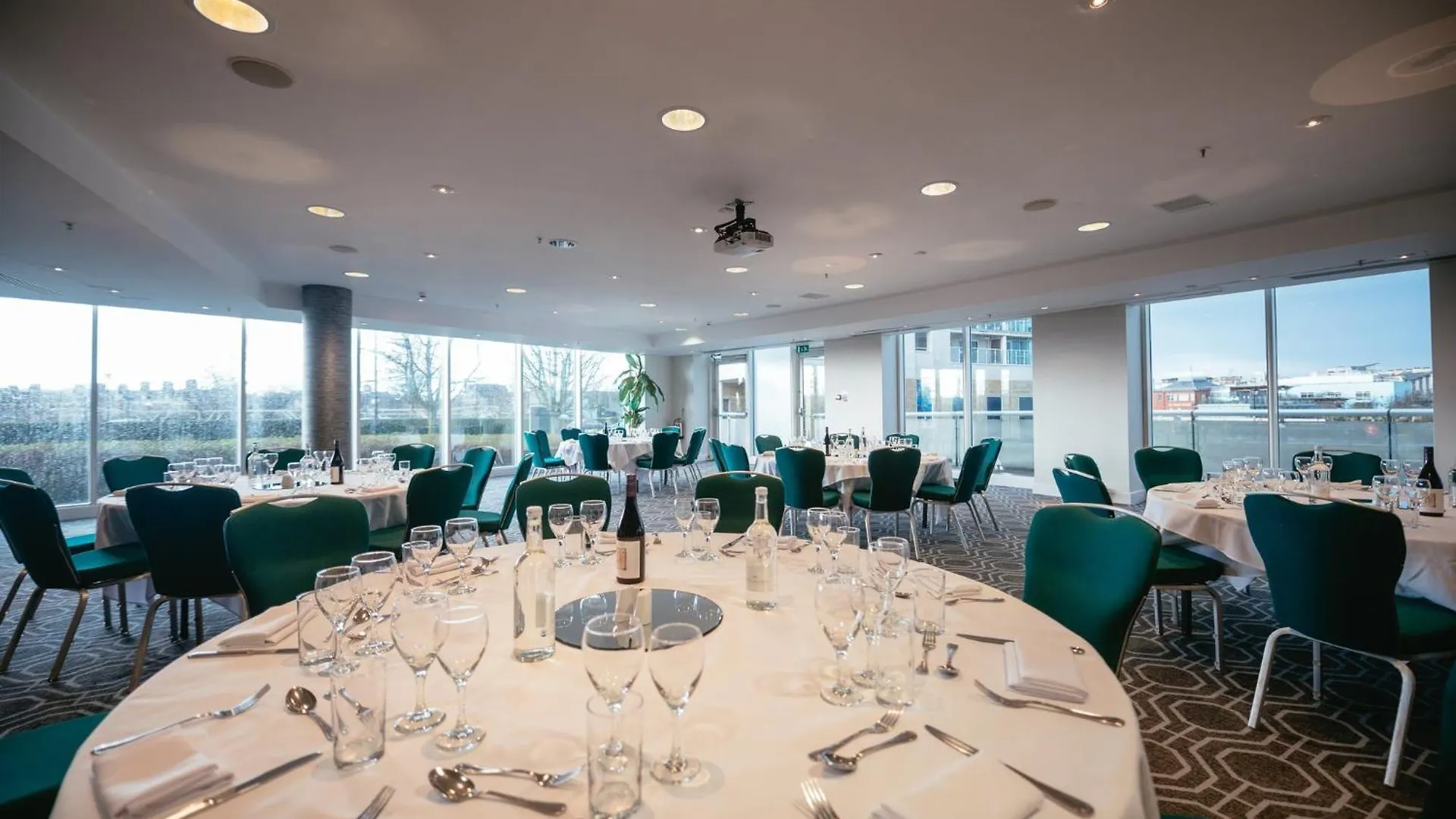 Voco St. David'S Cardiff By Ihg Hotel 5*,